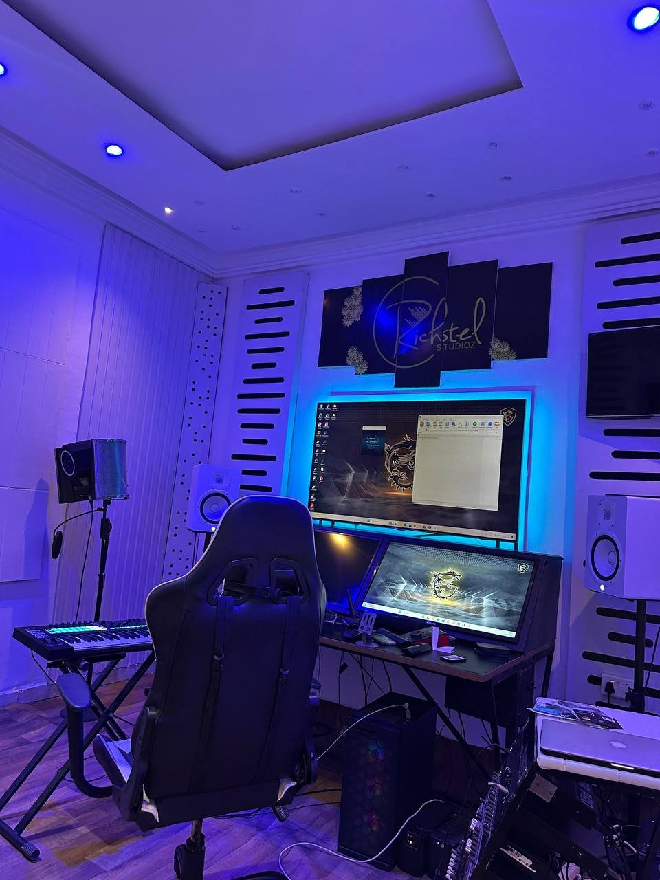 Qholabeatz music studio with recording and production equipment